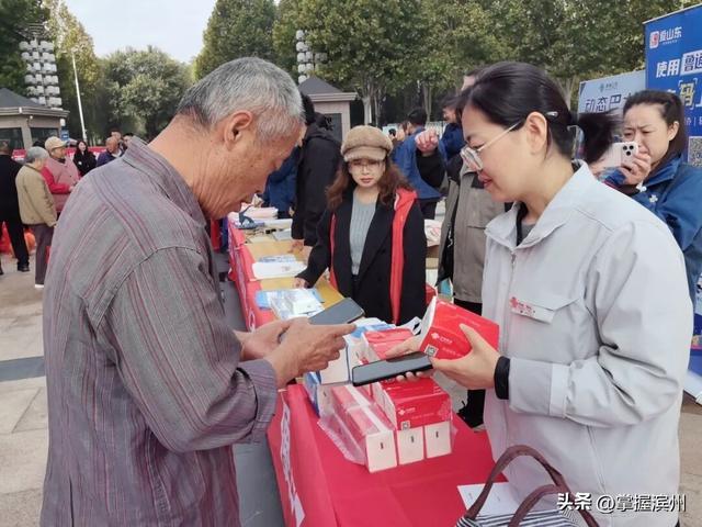 便民服务进社区 温暖护航供暖季 滨州市住房和城乡建设局开展便民服务实践活动_大风号_凤凰网