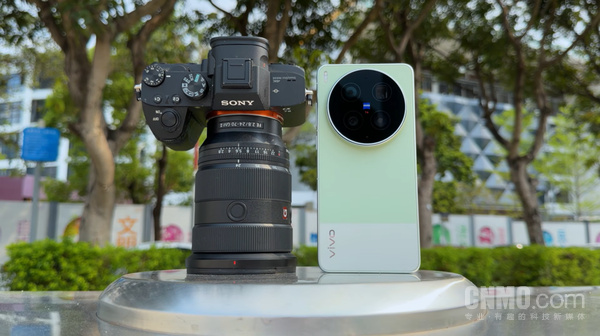 vivo X300 Ultra与索尼A7 III相机对比