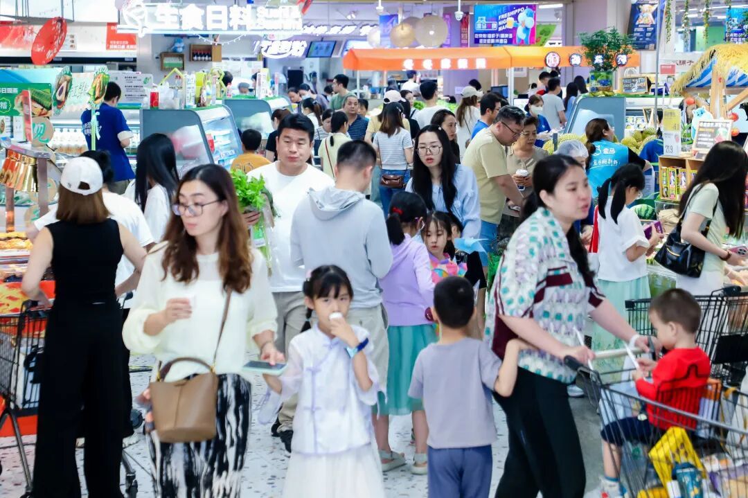 （已用）2025 年“五一”假期，南沙环宇城人潮如织001.jpg