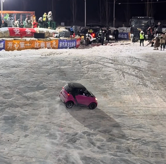 “长春第一冰锅”火爆出圈：四驱两驱都能玩 根本开不翻