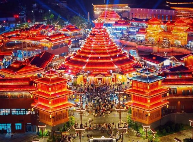 榆树湾&middot;青春广场 图/童迪