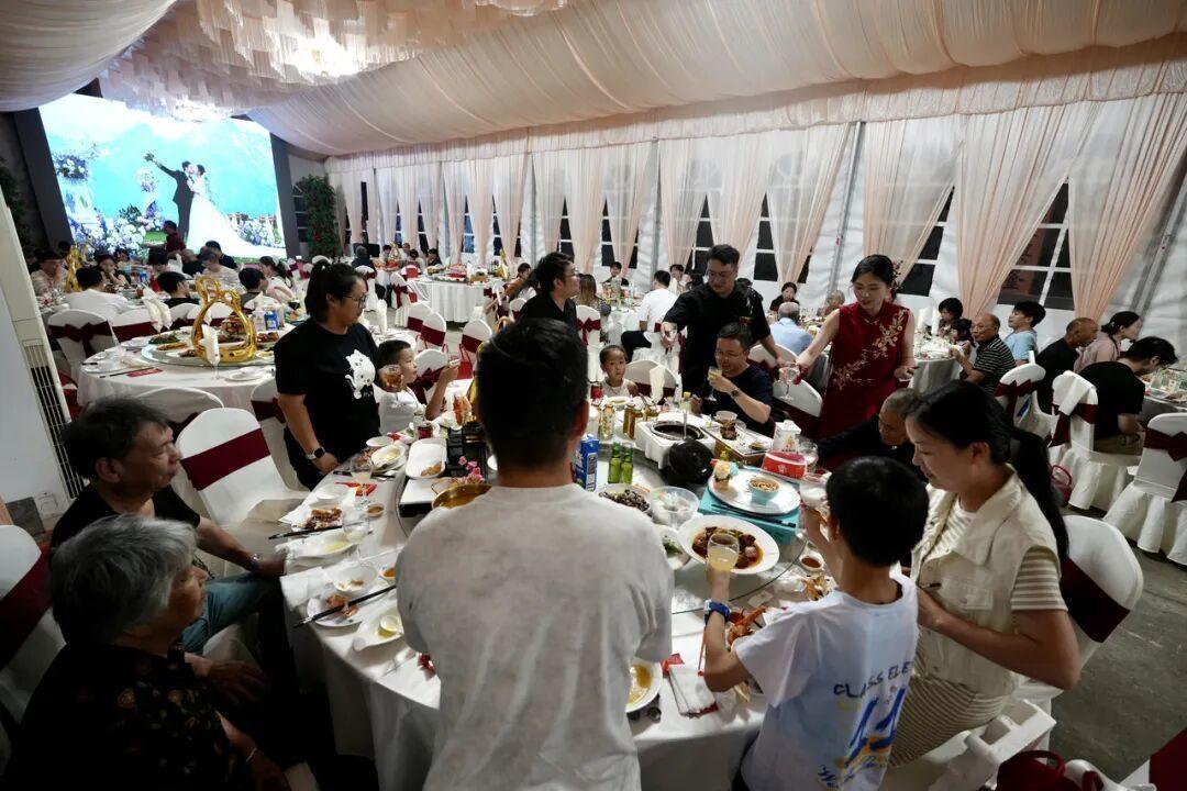 婚宴现场。图据:宁波晚报