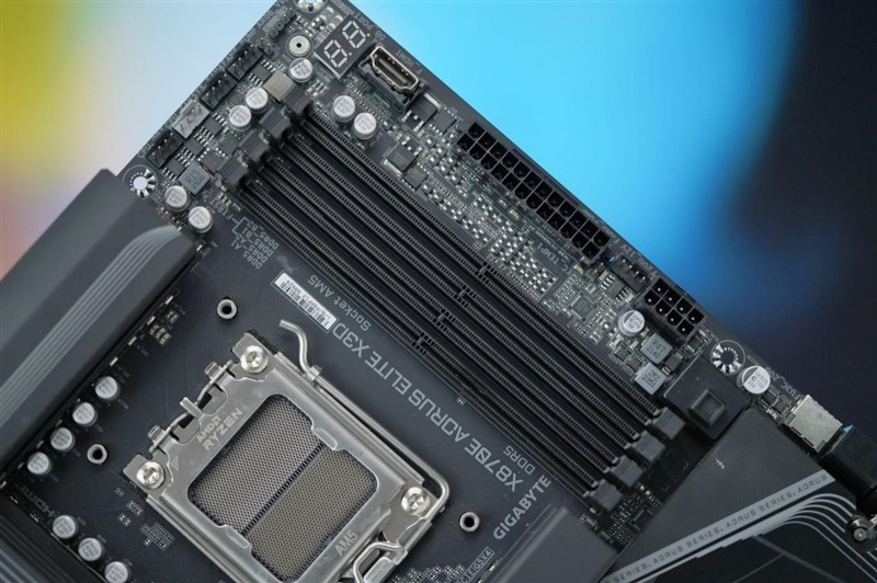 EXPO ULL到底有多强!技嘉X870E AORUS ELITE X3D主板评测:一键提升5%游戏帧率