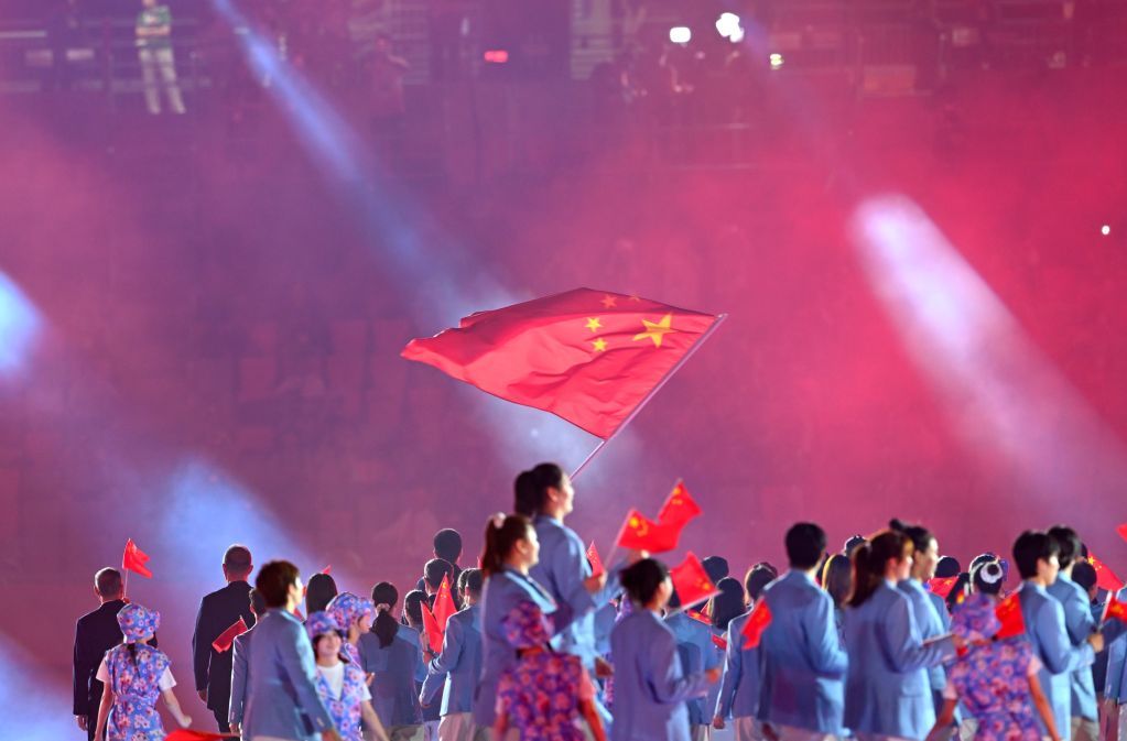 9月19日，中国体育代表团在开幕式上入场。新华社记者 刘磊 摄