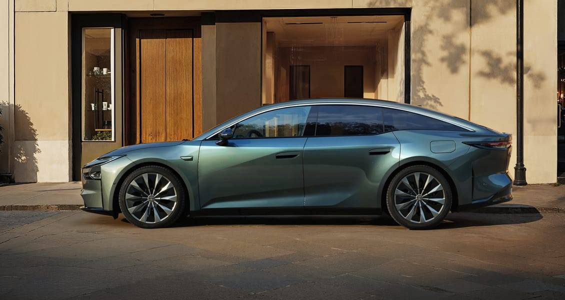 16.98 万元起!丰田这台拼好车铂智 7,把华为、Momenta、小米都装上了