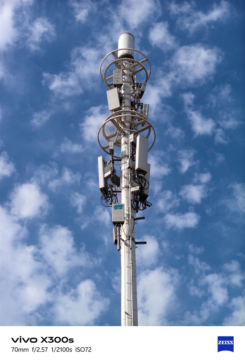 天玑9500搭配蔡司影像 vivo X300s手机全面评测:省心耐用的直屏主力机