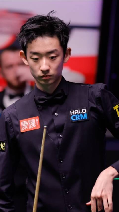 吴宜泽轰出142分！状态强势归来国家允许的配资平台2025国家允许的配资平台2025，最后爆杆黑球宣泄，释放压力