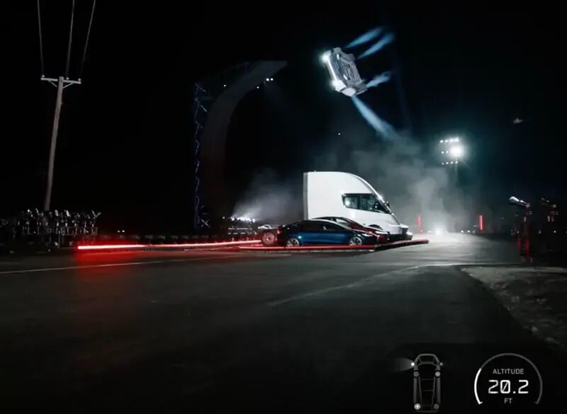 特斯拉全新Roadster亮相:SpaceX推进器上车,2028年量产