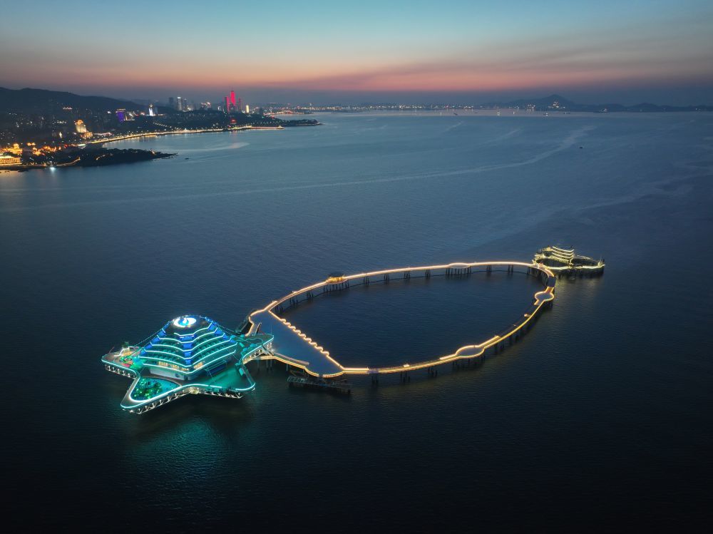 “耕海1号”海洋牧场综合体航拍图（烟台市莱山区委宣传部供图）