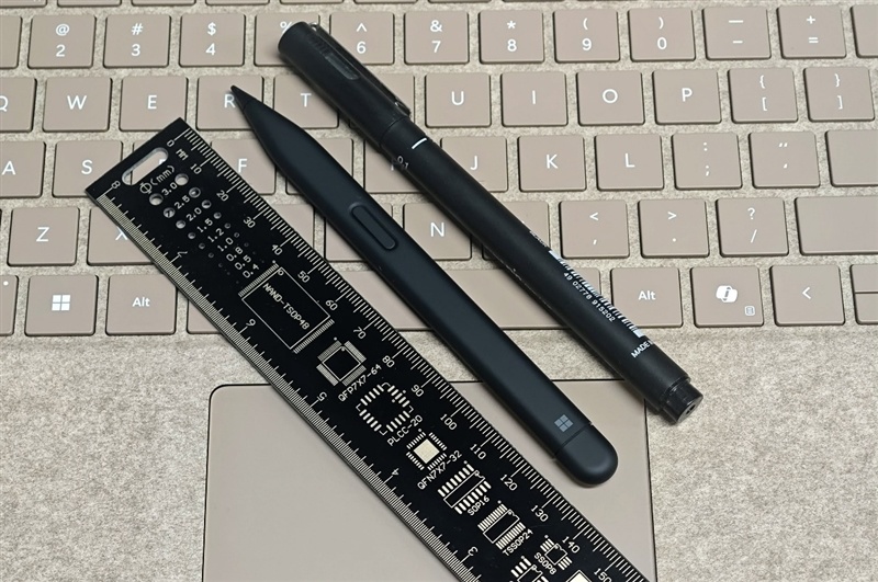 新一代 Surface Pro，13英寸评测：性能能效进步巨大 核显媲美最新X86