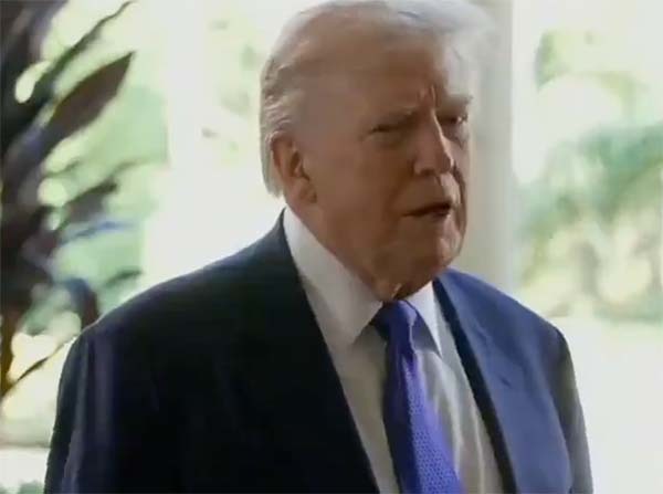 当地时间2月1日,特朗普在佛罗里达州海湖庄园外接受记者采访。 视频截图