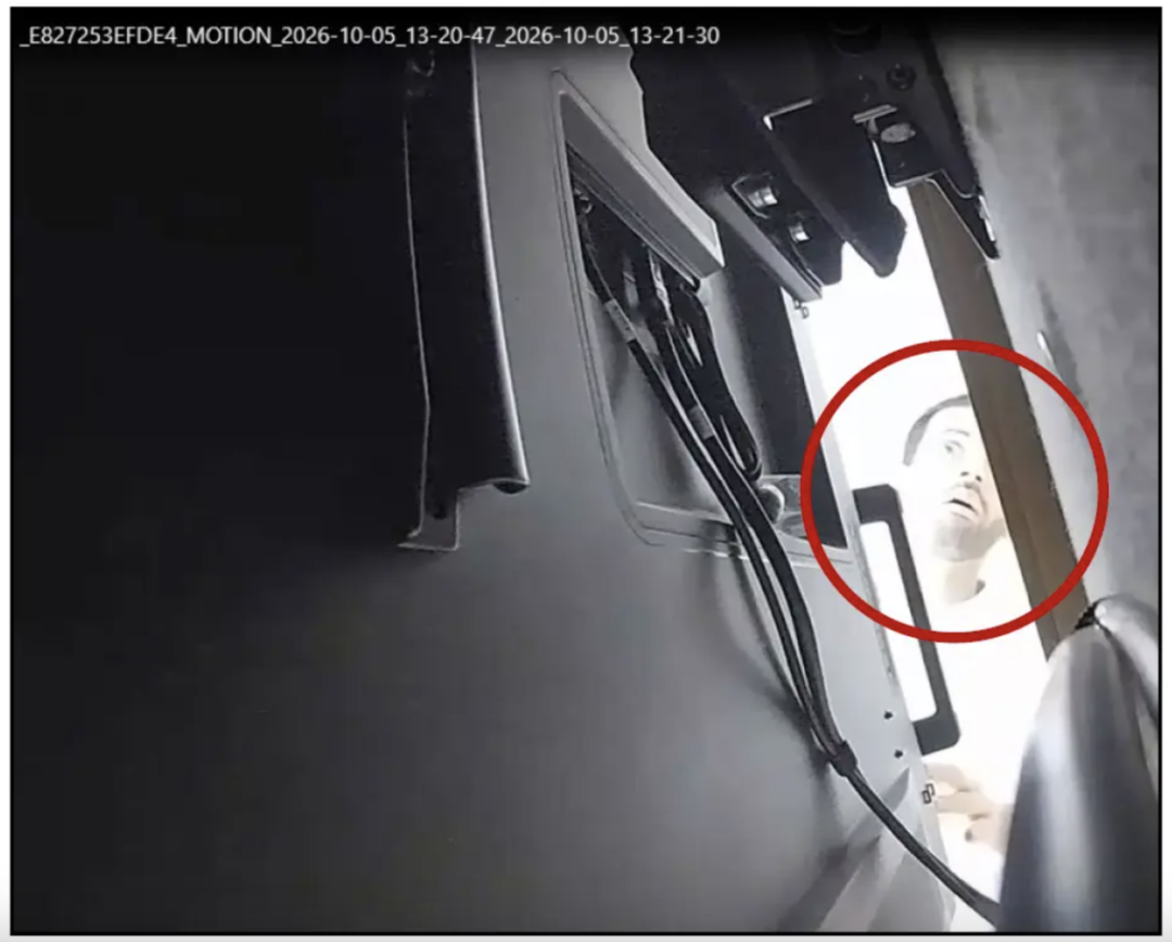 监控录像显示,阿尔福赞曾出现在现场。美媒报道截图
