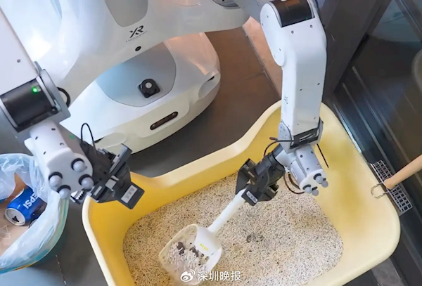 绝活太多!我国首个机器东说念主保姆厚爱上岗:短短一天内订单被刷爆