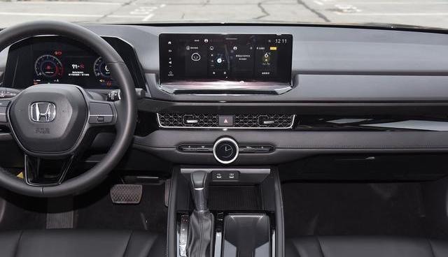 预算13万不看网红车，我提了英仕派，这才叫B级车底盘！-有驾