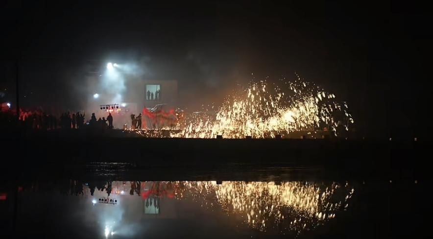 11日晚,舞火龙、打铁花。(图片来源:合川文旅)