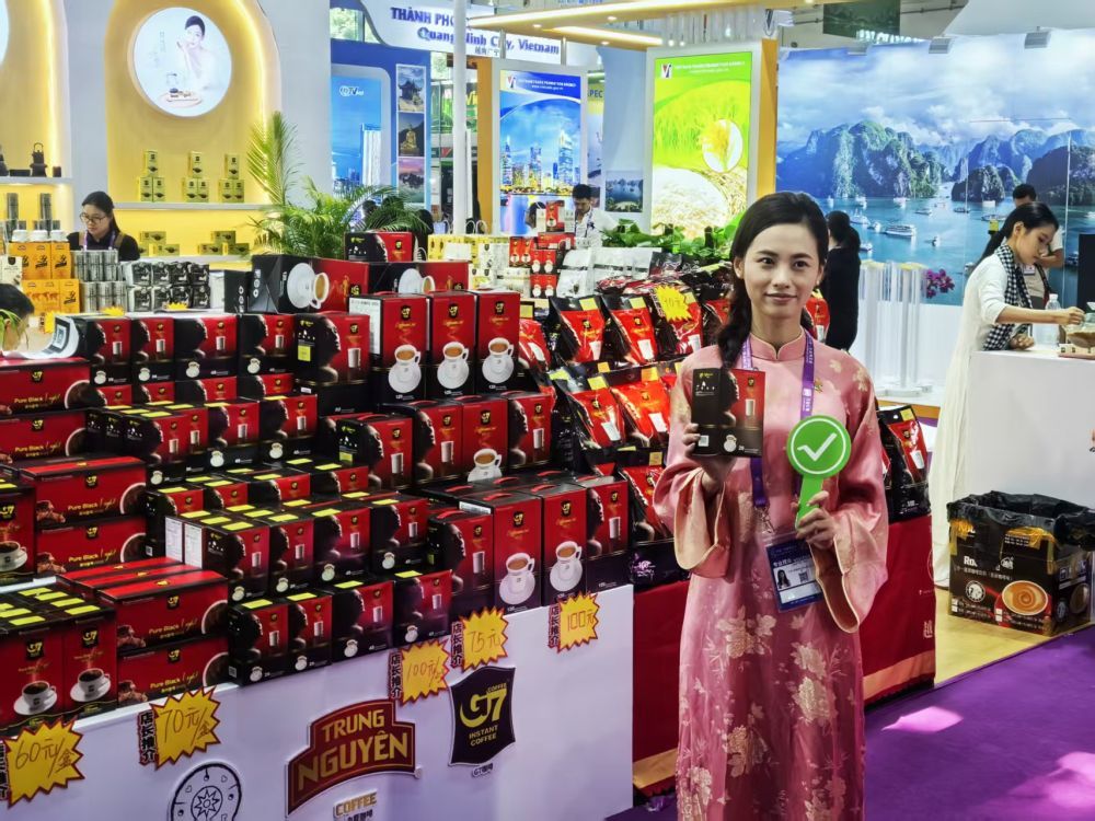 图为本届东博会越南中原传奇咖啡展位。新华社记者王楚然 摄