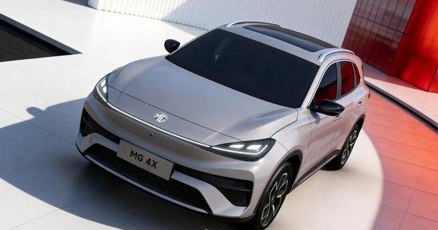 4S店挤满人,不聊屏幕聊质保,年轻人买车回归本质了-有驾