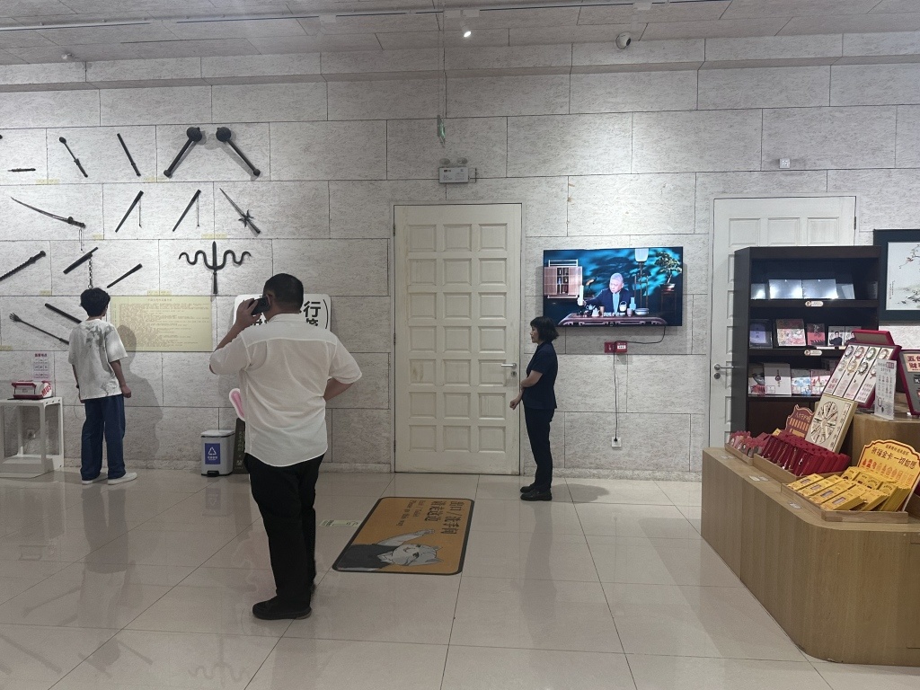 2026年7月4日，为配合相关部门核验，“古代铜罗汉像”展览区域临时关闭近两小时。