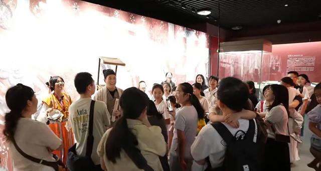 厦门市博物馆写经生、九色鹿NPC带你沉浸式逛展