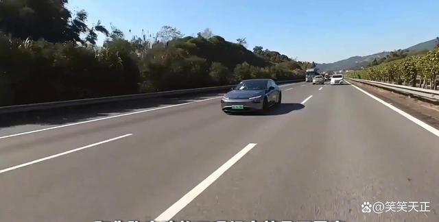 在高速公路上标称600公里的电动车为何续航只剩一半？-有驾