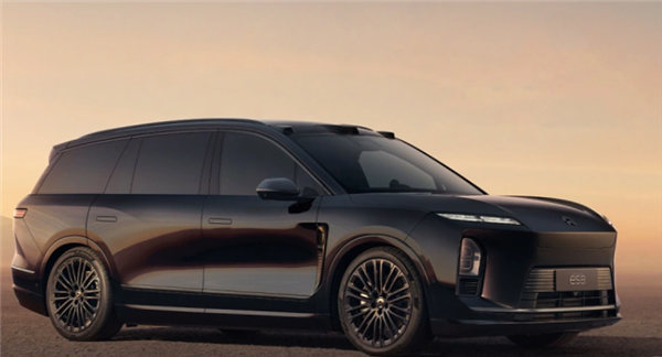 不满也要上新！蔚来秦力洪：不能因老用户不满就停止更新 不更公司就没了