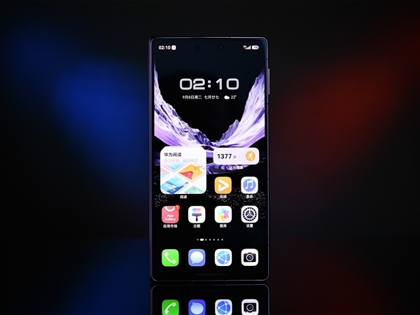 史上最完美的三折叠!华为Mate XT 2非凡大师上手