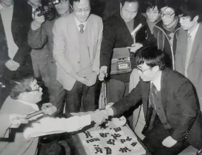 第一届中日围棋擂台赛:聂卫平胜藤泽秀行