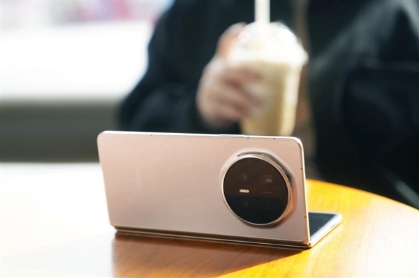 史上最大电池折叠屏旗舰！荣耀Magic V6图赏