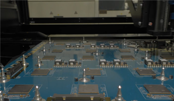 马斯克的TeraFab工厂正式官宣:芯片算力2倍于美国电力