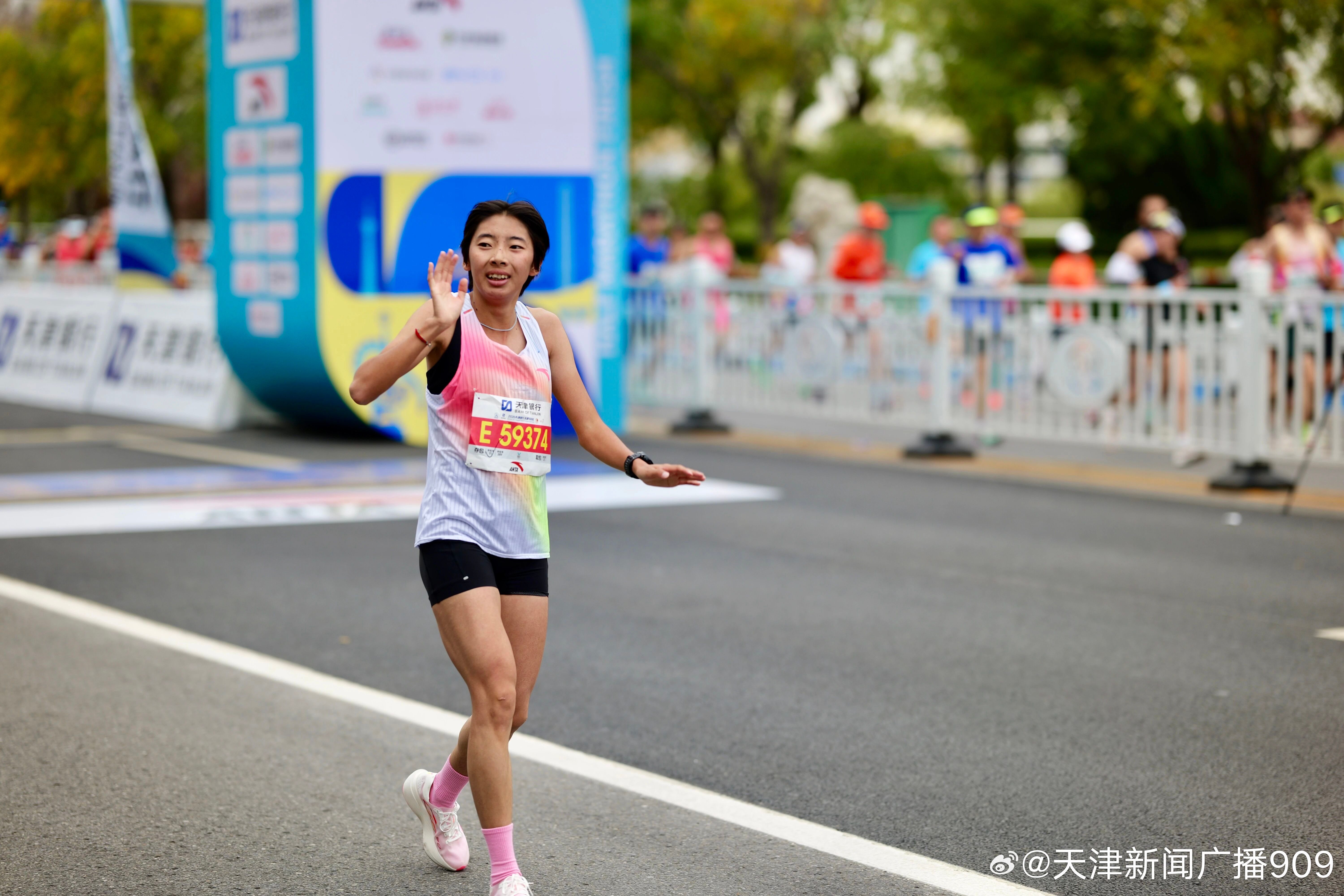 【#天津马拉松名场面# 成绩出炉了!】#奔跑着就读懂了天津卫# 全马