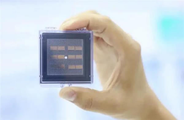 我国超宽带光子芯片研制成功：可用于6G通讯 有望延展至星载通信