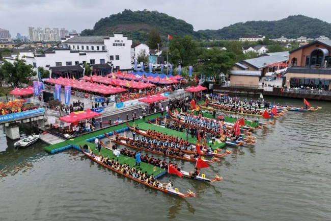 鉴湖挥桨竞渡水乡活力绽放——2026大运河龙舟系列活动在绍兴柯桥站圆满收官(图1)