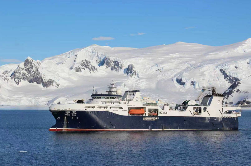 “深蓝”号在南极作业（央广网发 受访者供图）
