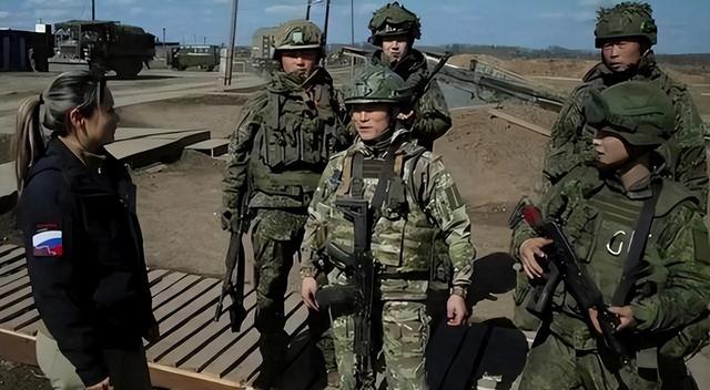 5万朝鲜队列，入俄作战，欧洲民众曾言：乌克兰撑不外半年