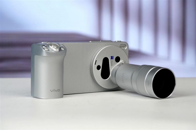 14-400mm终极全焦段!vivo X300 Ultra手机全面评测:依然是年度影像机皇