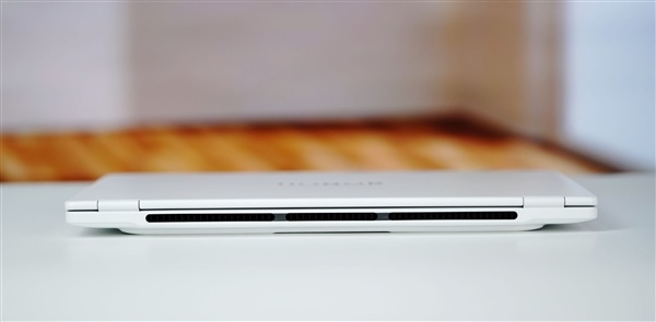 续航轻松超苹果MacBook!荣耀MagicBook Pro 16 2026图赏
