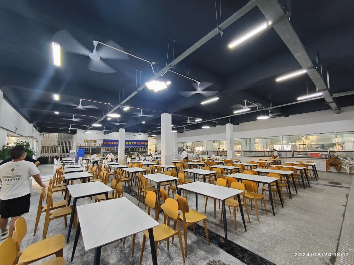 遵义技师学院食堂 （受访者供图）