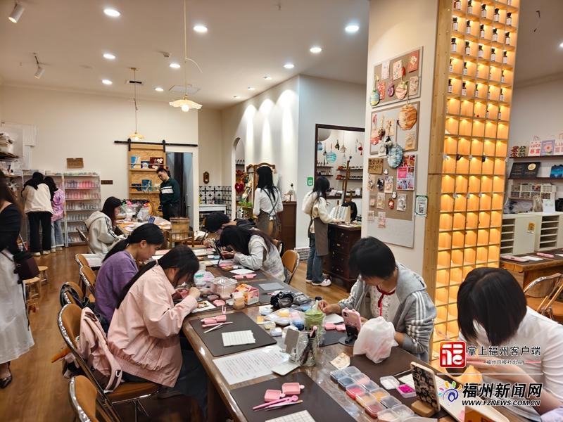 新消费|榕城“拼”图:近200家拼豆店扎堆商圈写字楼