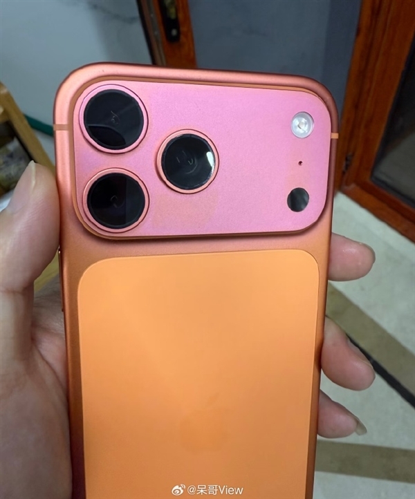 iPhone 17褪色遭集体投诉:有用户13999元官旗买只用一个月橙色变粉色