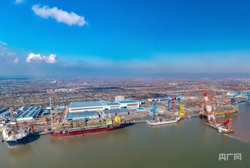 南通市中远海运海工基地（央广网发 南通市委宣传部供图）