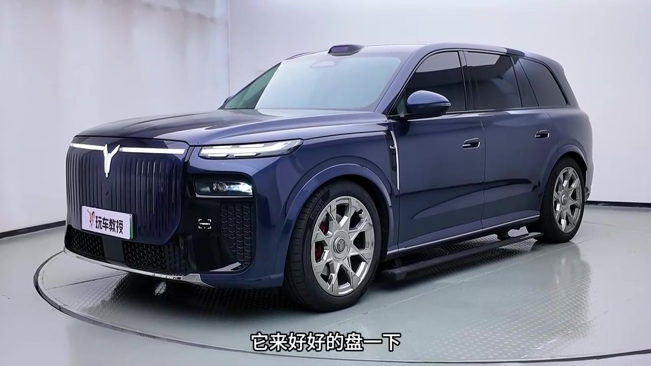 岚图泰山X8空间实测！到底有多能装？