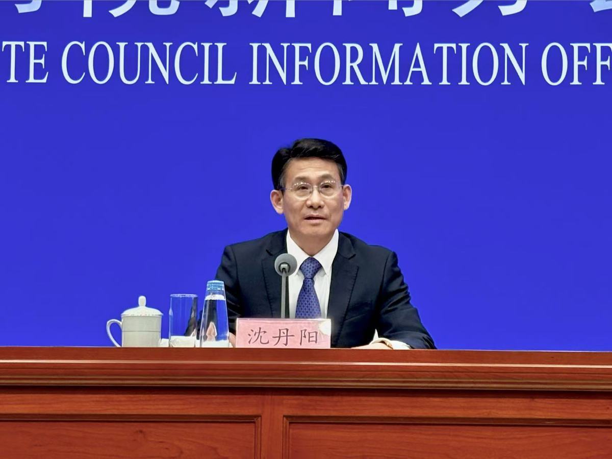 《政府工作报告》起草组负责人、国务院研究室沈丹阳.jpg