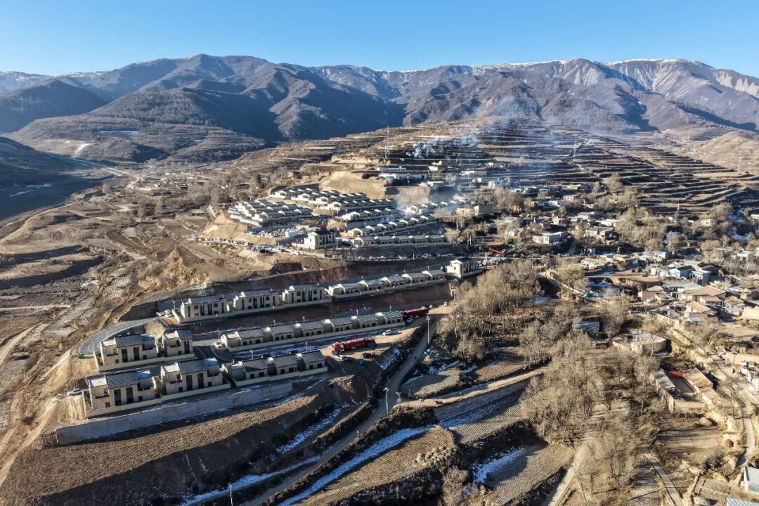 2025年12月29日拍摄的榆中县马坡乡马莲滩村集中安置点/无人机照片 图源:新华社