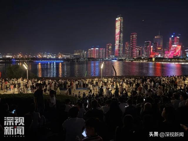 人才公园灯光秀