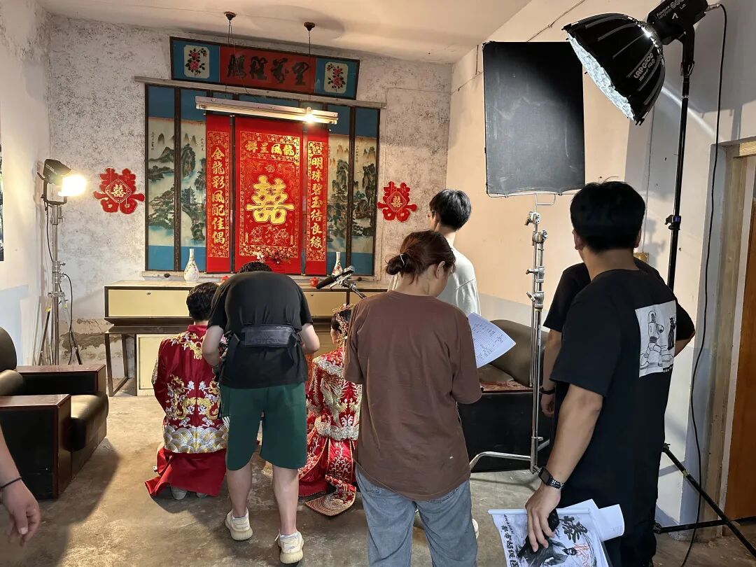 短剧剧组拍摄现场