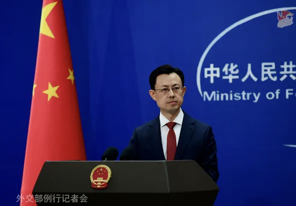 【《纽约时报》称一位中国女性高管与黄仁勋关系密切，而美国情报机构表示