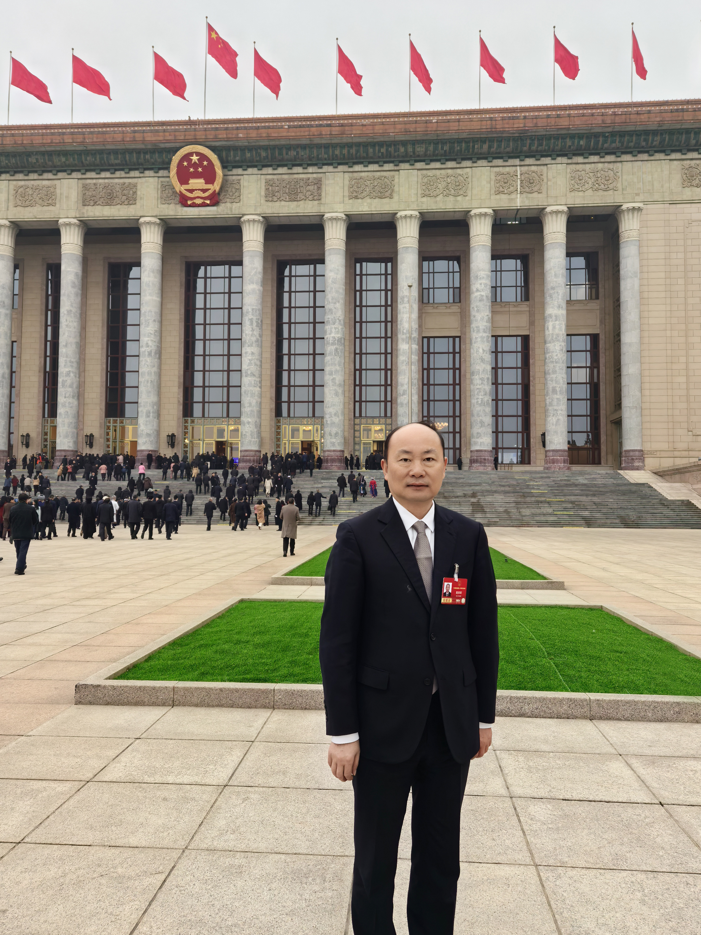 全国人大代表，中国化学工程集团有限公司党委书记、董事长莫鼎革