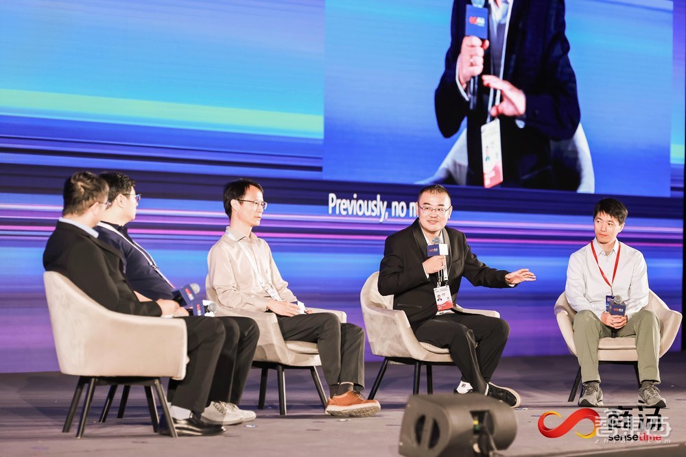 WAIC五位首席科学家交锋:多模态是LLM的“外挂”,还是下一代智能的“灵魂”?
