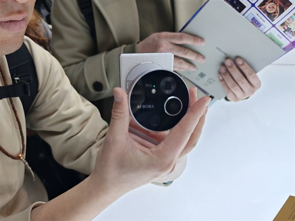 追觅豪掷100亿进入手机赛道:明年研发人员保底5000人 冲击高端市场