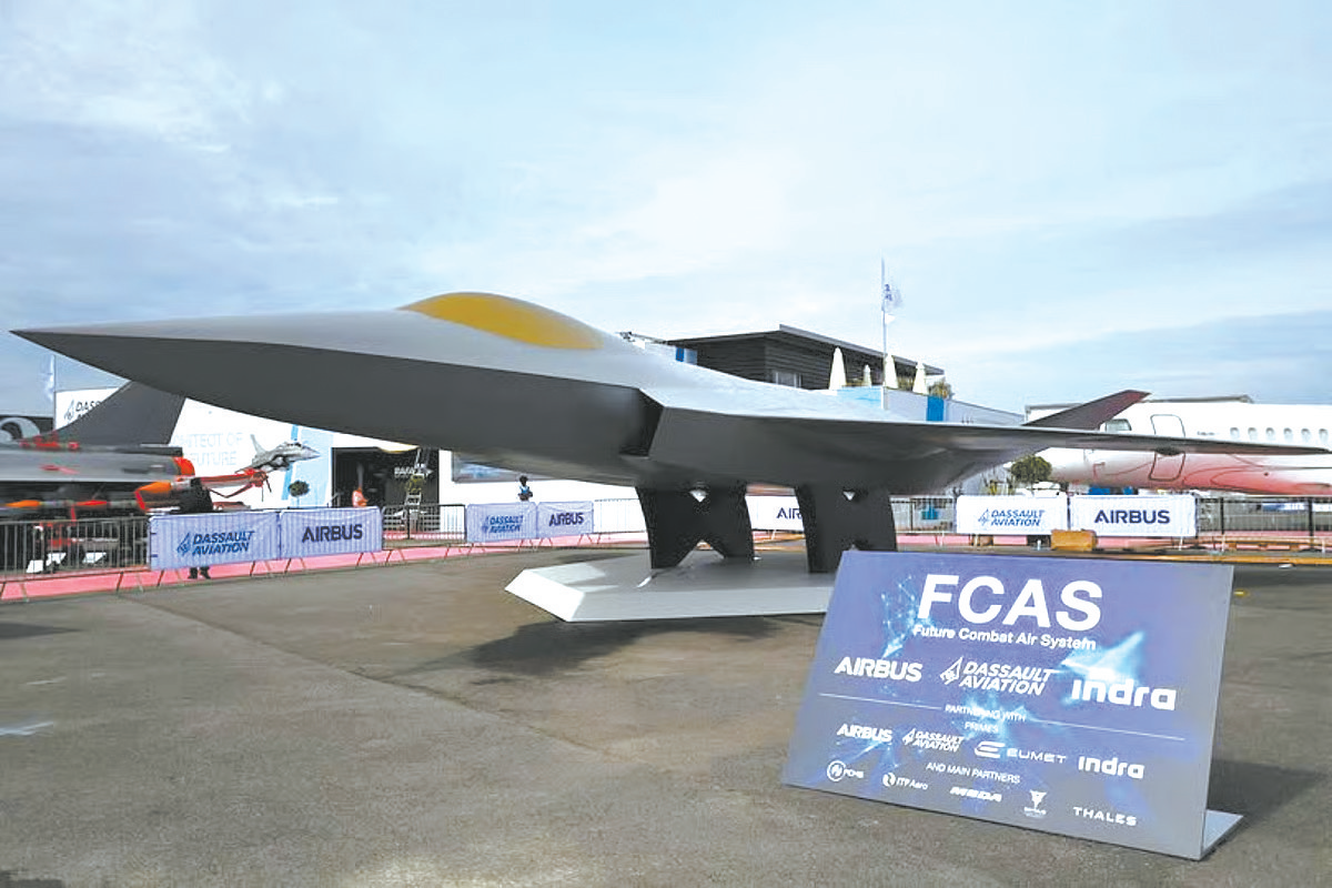 FCAS项目的下一代战斗机模型参加航展